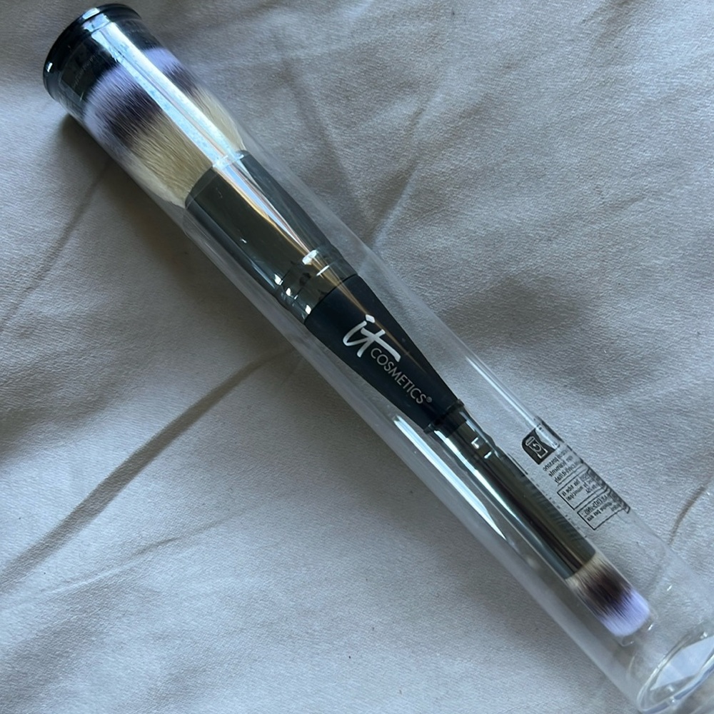 IT Cosmetics Heavenly Luxe Complexion Perfection Brush #7